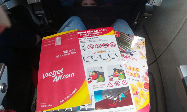   Túi nôn trên chuyến bay Vietjet Air  