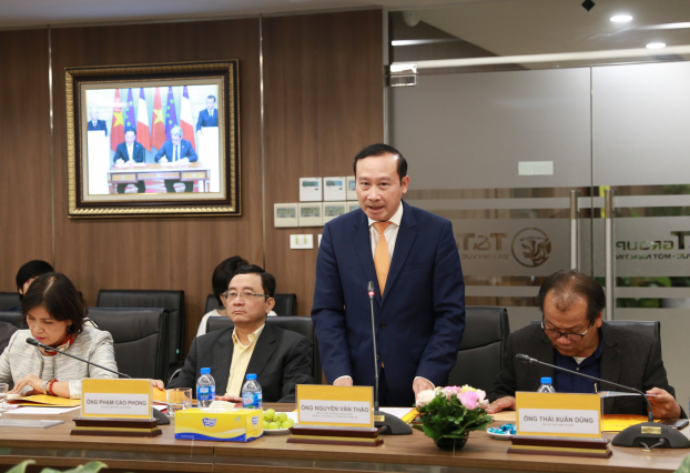   Trợ lý Bộ trưởng Bộ Ngoại giao, Vụ trưởng Vụ tổng hợp Kinh tế Nguyễn Văn Thảo phát biểu tại buổi làm việc  