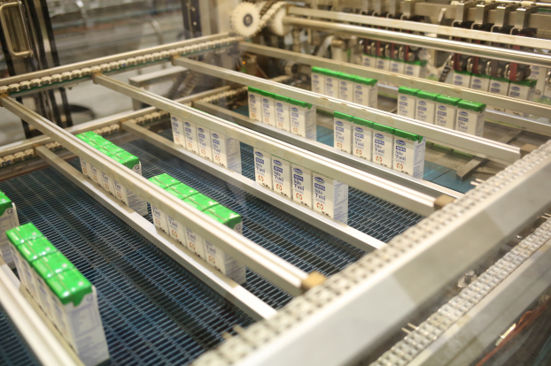   Sản phẩm Sữa học đường cung cấp cho TP.HCM được sản xuất tại Nhà máy Sữa Việt Nam (Nhà máy Mega) của Vinamilk tại Bình Dương, một trong những siêu nhà máy áp dụng các công nghệ hiện đại nhất trên thế giới  