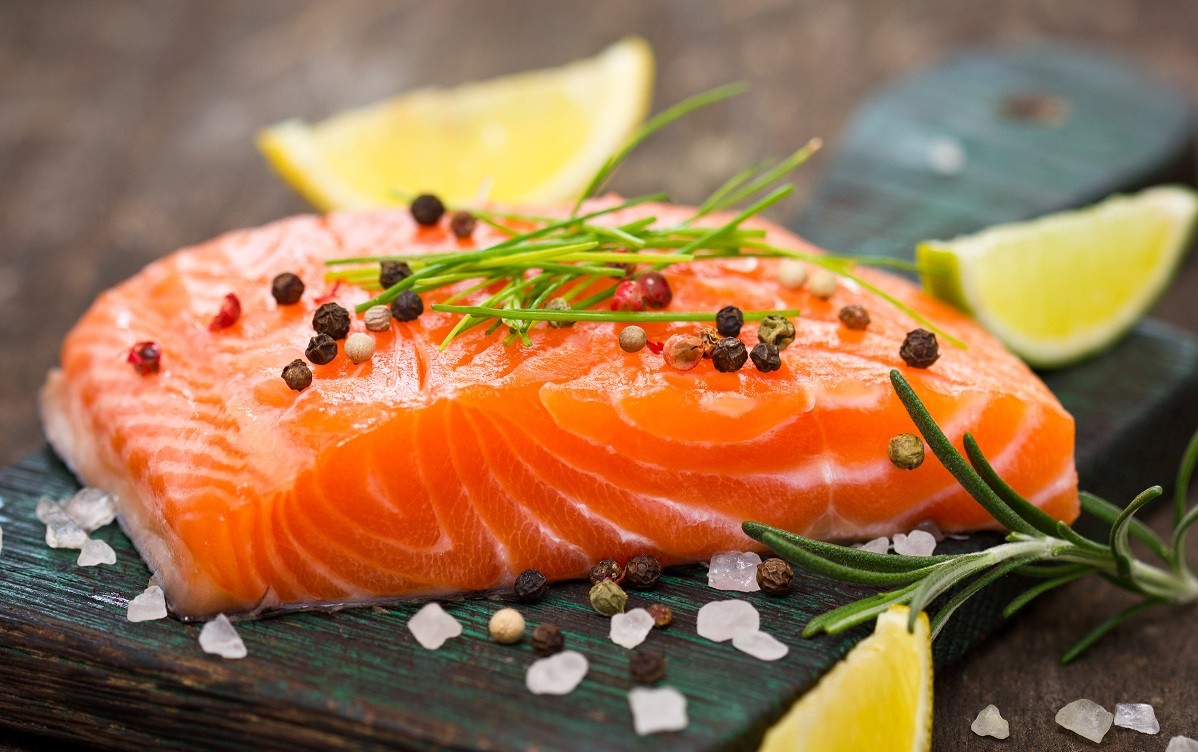   Cá hồi rất giàu omega-3 tốt cho trái tim của bạn  