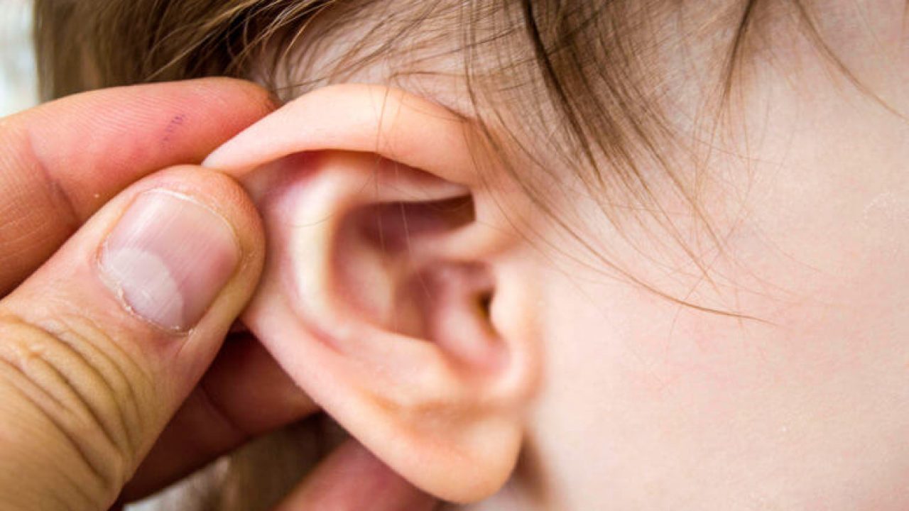 Viêm tai là biến chứng thường gặp của bệnh sởi