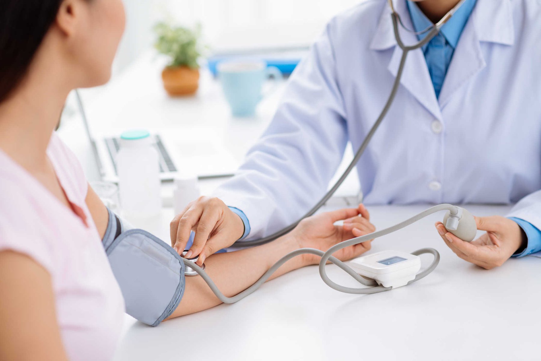   Ở tuổi 30, phụ nữ nên kiểm tra huyết áp định kỳ  