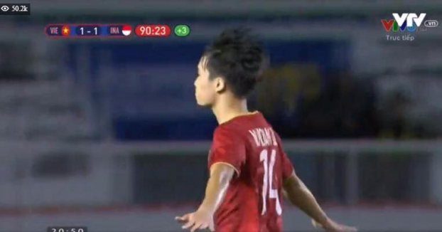  Xem tình huống Hoàng Đức ghi bàn đẳng cấp nâng tỉ số chung cuộc cho 2-1 cho U22 Việt Nam  