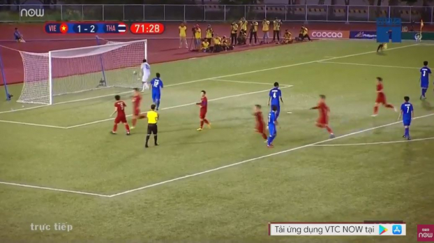  U22 Việt Nam được hưởng lại quả đá phạt do lỗi của thủ môn đội bạn. Tiến Linh ghi bàn thành công, gỡ hòa 2-2 cho Việt Nam ở phút 72  