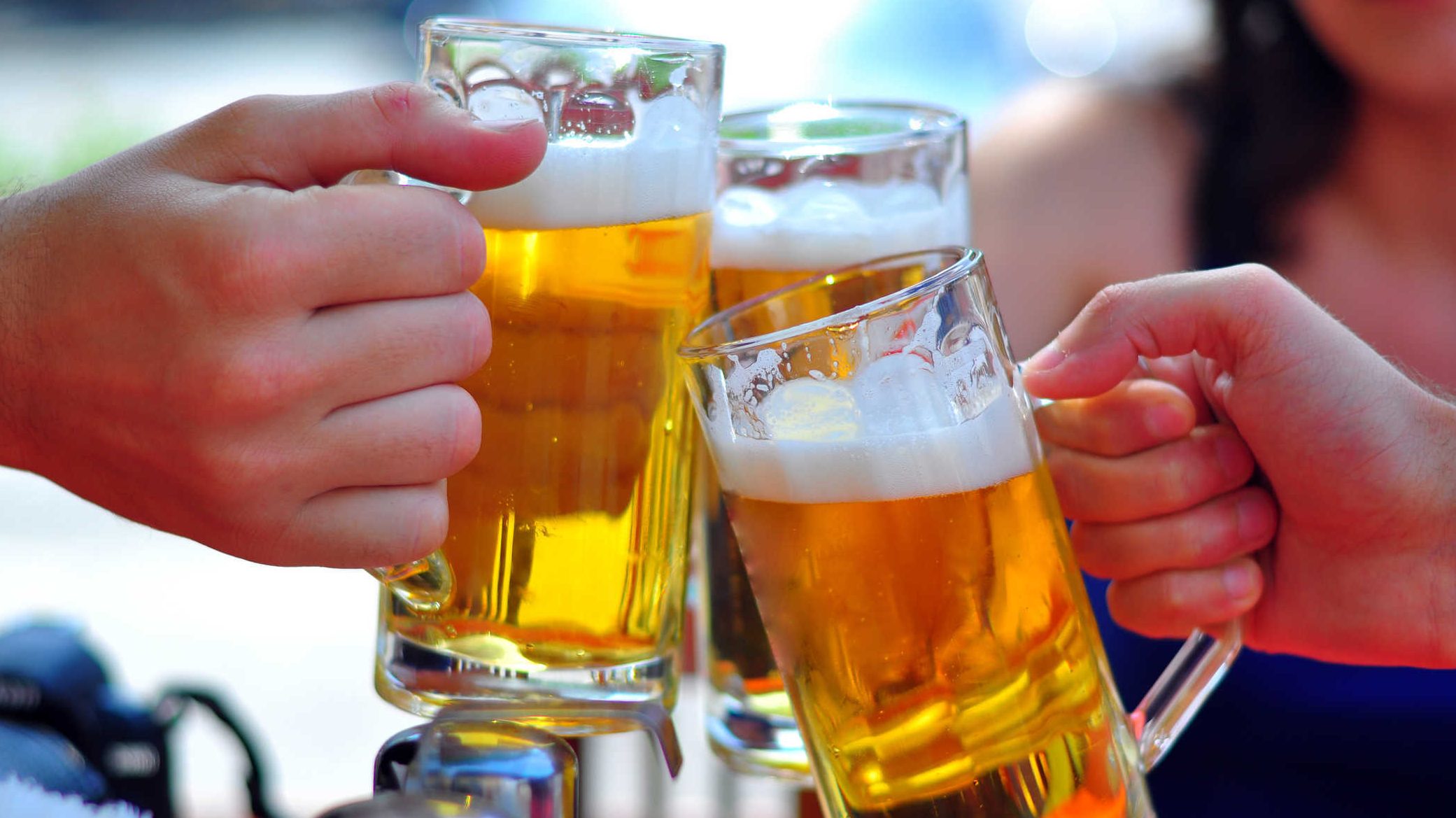   Khoa học chứng minh, uống khoảng 18 lon bia mỗi tuần có thể giảm tuổi thọ của bạn  