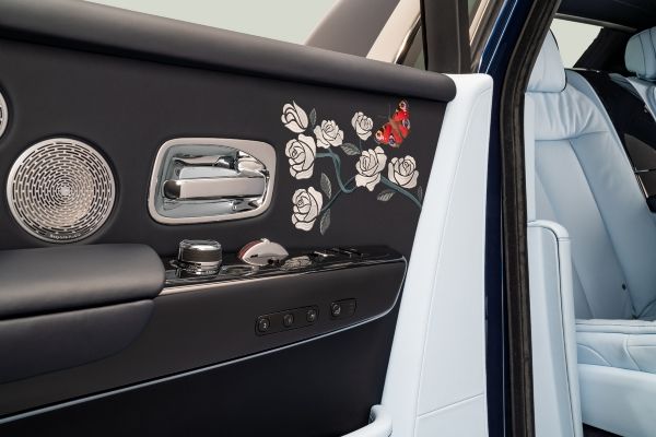 The Rose Phantom: Chiếc Rolls-Royce với triệu mũi thêu hoa đầy mê hoặc 5