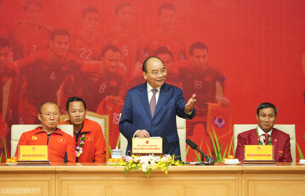   Thủ tướng Nguyễn Xuân Phúc đã dành lời cảm ơn tới bầu Hiển, bầu Đức...  