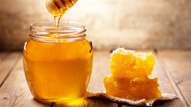   Thường xuyên uống nước ấm pha mật ong giúp tăng cường sức đề kháng cho cơ thể và bảo vệ đường tiêu hóa hiệu quả  