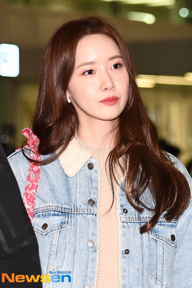 Yoona (SNSD) đẹp như nữ thần tại sân bay, lập tức lọt top tìm kiếm chỉ vì 1 khoảnh khắc 3
