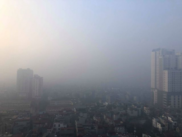   Những ngày này, Hà Nội đang bị ô nhiễm không khí nghiêm trọng.  