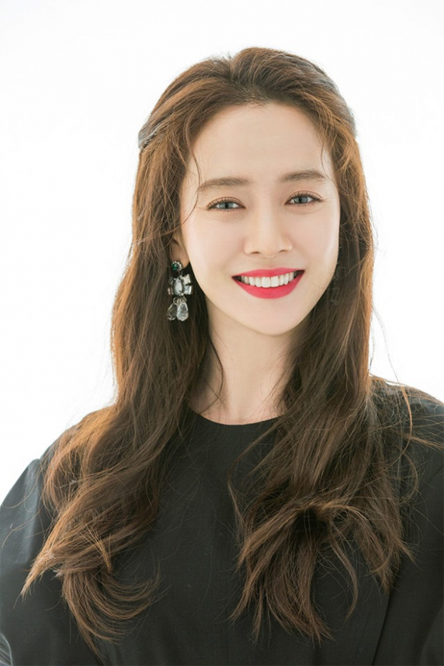 ‘Nữ hoàng mặt mộc’ Song Ji Hyo tiết lộ bí quyết giúp trẻ hóa làn da 4