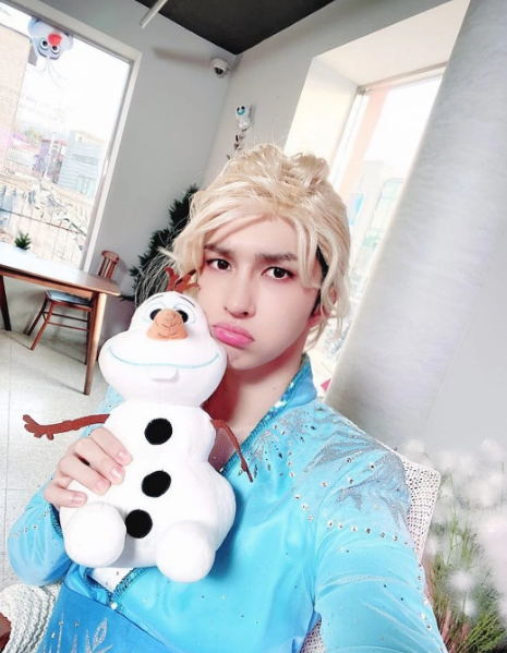 Khi sao Kpop cosplay Elsa: Người được khen hết lời, kẻ bị chê 'phiên bản lỗi' 3