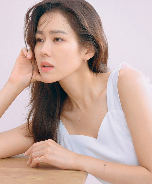 Học cách chăm da đơn giản hiệu quả của ‘chị đẹp’ Son Ye Jin 3