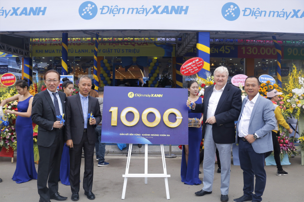 Điện Máy Xanh vượt mốc 1.000 siêu thị 1