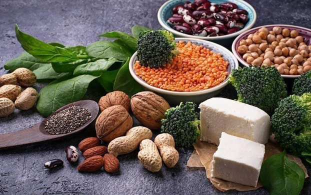   Chế độ ăn với nhiều rau củ quả và các loại hạt, hạn chế muối và chất béo giúp ngăn ngừa đột quỵ  