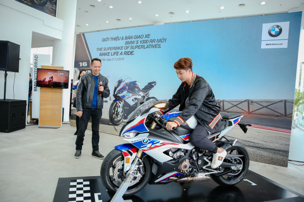 BMW Motorrad giới thiệu S 1000 RR hoàn toàn mới tại Việt Nam 2