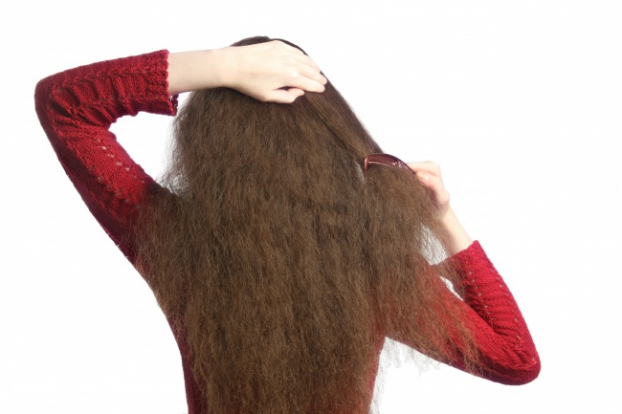 Bỏ ngay 9 thói quen chăm sóc khiến tóc bị chẻ ngọn, khô xơ 6