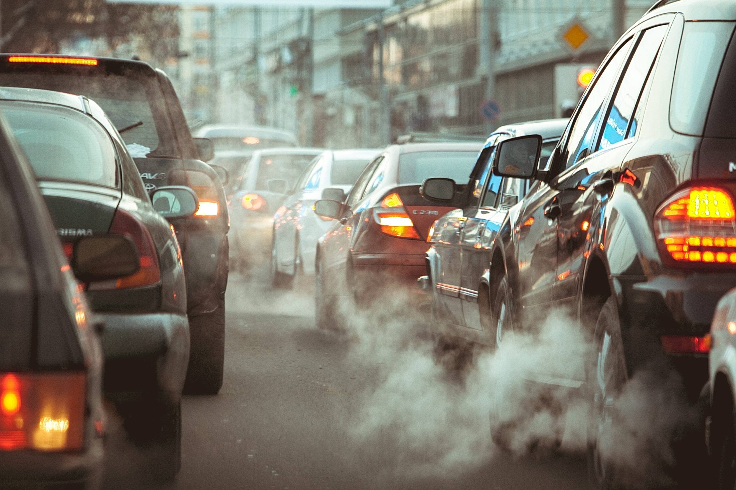   Ô nhiễm từ khói xe có thể làm tăng nguy cơ huyết áp cao, tiền sản giật ở phụ nữ mang thai (Ảnh minh họa)  