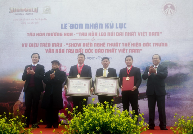 Tàu hỏa leo núi Mường Hoa và show Vũ điệu trên mây tại Sa Pa đạt kỷ lục Việt Nam 2