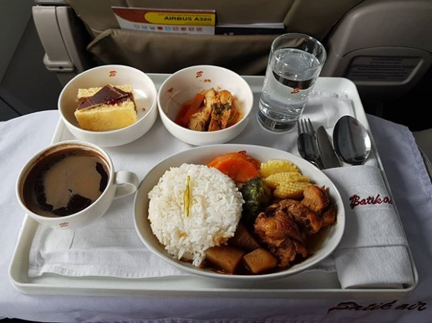 Đồ ăn trên máy bay của các nước trên thế giới khác nhau như thế nào? 17