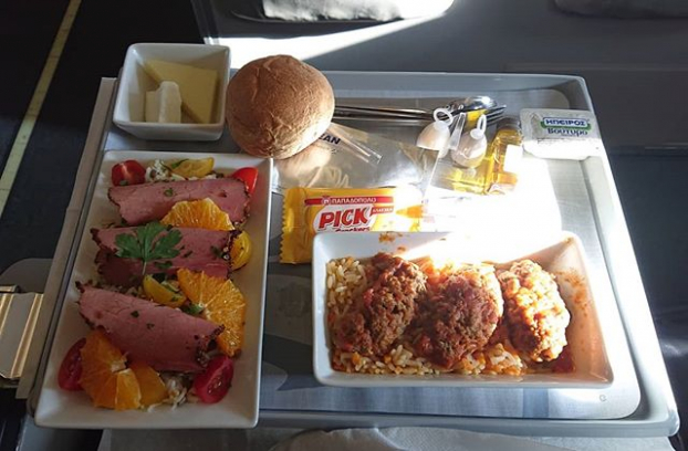 Đồ ăn trên máy bay của các nước trên thế giới khác nhau như thế nào? 13