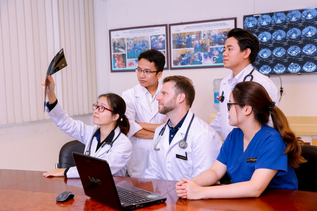   Bệnh viện Vinmec Times City đã được chính thức công nhận là cơ sở đào tạo thực hành khối ngành Khoa học Sức khỏe cho các chuyên ngành: Bác sĩ y khoa, Cử nhân điều dưỡng (Đại học) và Bác sĩ nội trú.  