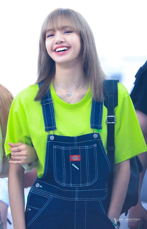 Top 5 idol mặc đồ neon đẹp nhất Kpop: Lisa xinh như búp bê, Suho đúng chuẩn soái ca 3