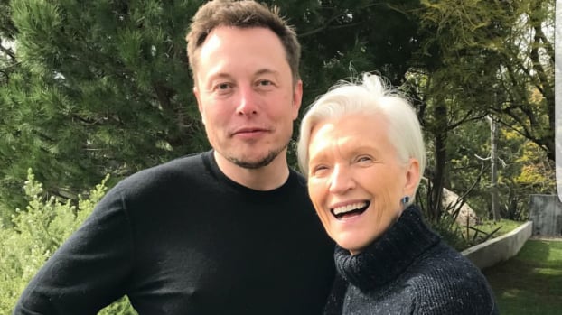   2 nguyên tắc dạy con thành công của mẹ tỷ phú Elon Musk  