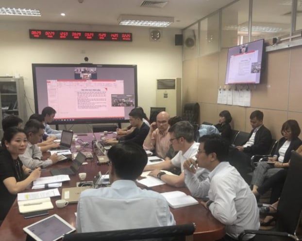   Trung tâm đáp ứng khẩn cấp sự kiện y tế công cộng Việt Nam họp về phòng chống, ngăn chặn dịch bệnh viêm phổi lạ ở Trung Quốc xâm nhập vào Việt Nam.  