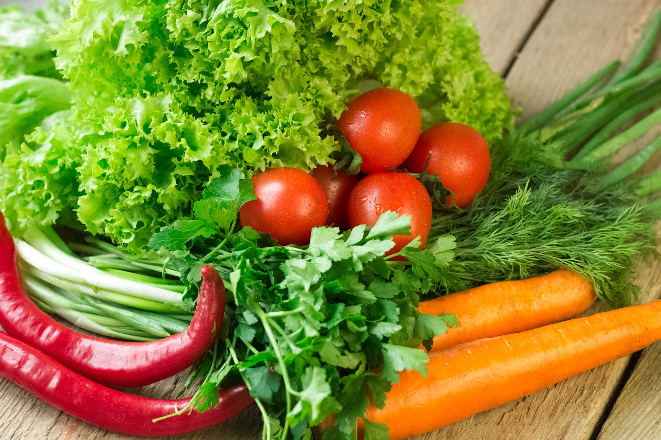   Nên ăn nhiều rau để cung cấp chất dinh dưỡng cũng như giảm chi phí ăn uống  