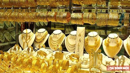   Giá vàng hôm nay 10/3: Vàng tăng mạnh do nhiều người đổ xô mua vàng dự trữ  