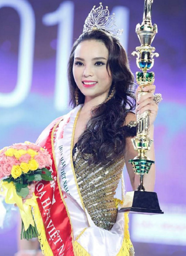Soi ảnh ngày ấy - bây giờ dàn hoa hậu Việt: Người đẹp từ nhỏ, kẻ kém sắc fan chẳng nhận ra 14
