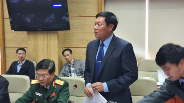   Thứ trưởng Đỗ Xuân Tuyên báo cáo về tình hình dịch viêm phổi cấp.  