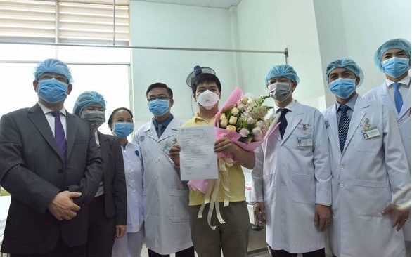   Bệnh nhân Li Zichao được xuất viện sáng 4/2.  