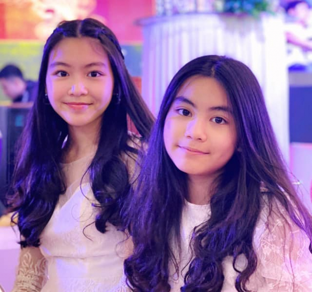   2 cô con gái của Quyền Linh khoe nhan sắc xinh đẹp hơn người từ khi còn nhỏ  