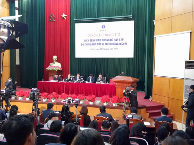  Buổi họp báo do thứ trưởng Nguyễn Thanh Long chủ trì.  