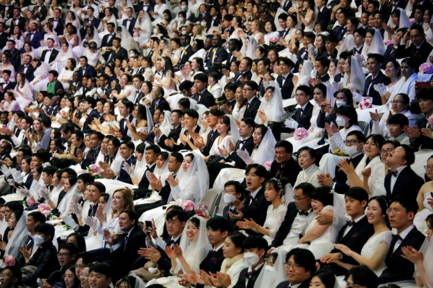   Đám cưới tập thể ở Hàn Quốc giữa tâm điểm dịch virus Corona: đeo khẩu trang vào lễ đường  
