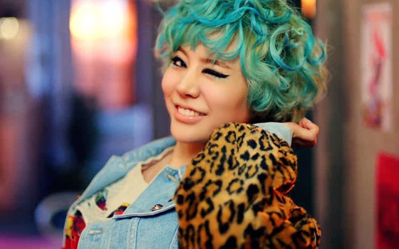 10+ idol Kpop nhuộm tóc xanh lá: Người khí chất ngút ngàn, kẻ xấu lạ khiến fan cười ngất 11