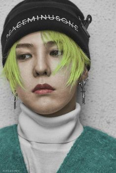 10+ idol Kpop nhuộm tóc xanh lá: Người khí chất ngút ngàn, kẻ xấu lạ khiến fan cười ngất 9