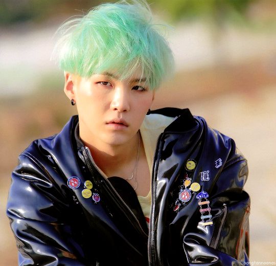 10+ idol Kpop nhuộm tóc xanh lá: Người khí chất ngút ngàn, kẻ xấu lạ khiến fan cười ngất 7