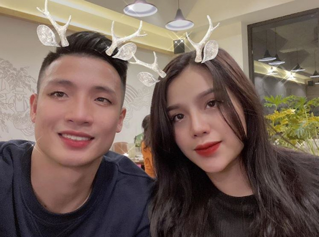 Cầu thủ Việt Nam khoe ảnh hạnh phúc ngày Valentine 7
