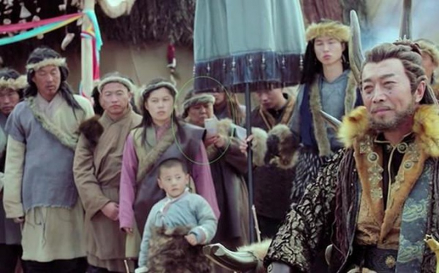 Phim cổ trang Hoa ngữ hóa phim hài vì những chiếc smartphone 'xuyên không' từ hiện đại 13