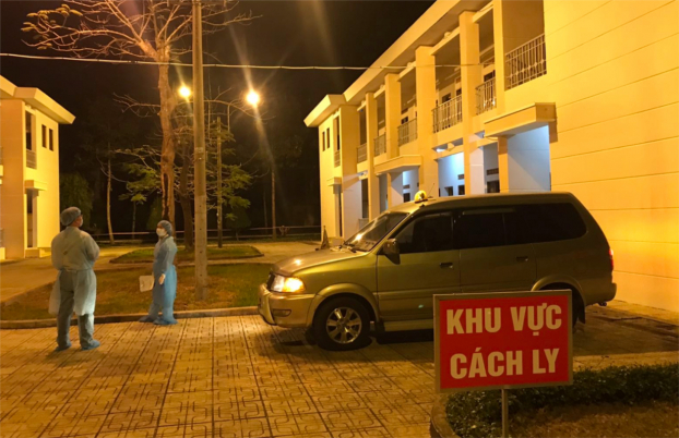   Người nghi nhiễm COVID-19, người đến từ vùng dịch được cách ly tại Bệnh viện dã chiến  