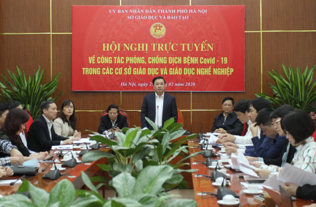   Sở GD&ĐT họp trực tuyến.  