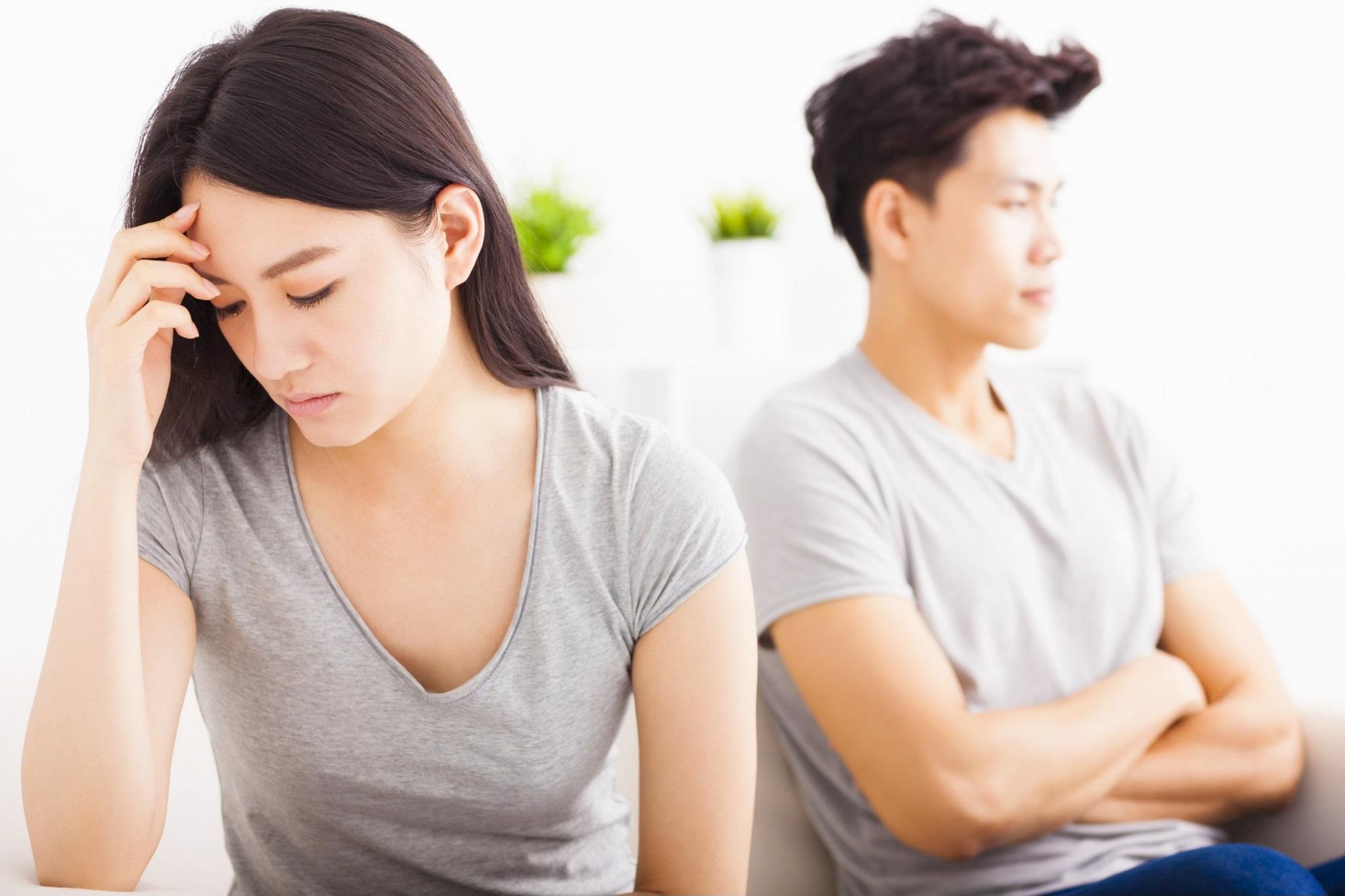 9 điều bạn không nên làm sau khi vợ chồng cãi nhau, nhất là 'màn kể tội'  trên Facebook