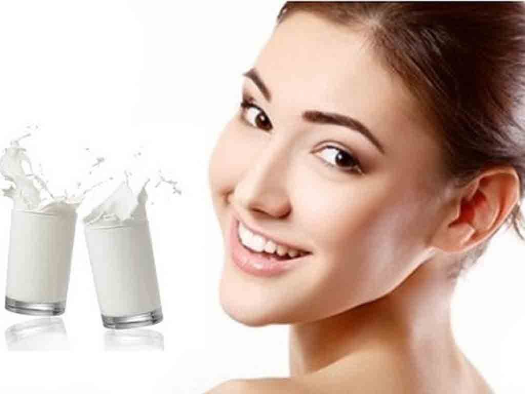   Cách làm đẹp với sữa tươi không đường hiệu quả đó là sử dụng để dưỡng ẩm cho da khô  
