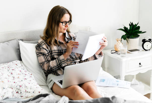 10 cách giữ tập trung khi làm việc tại nhà: Không mặc đồ ngủ, tránh xa sô pha 2