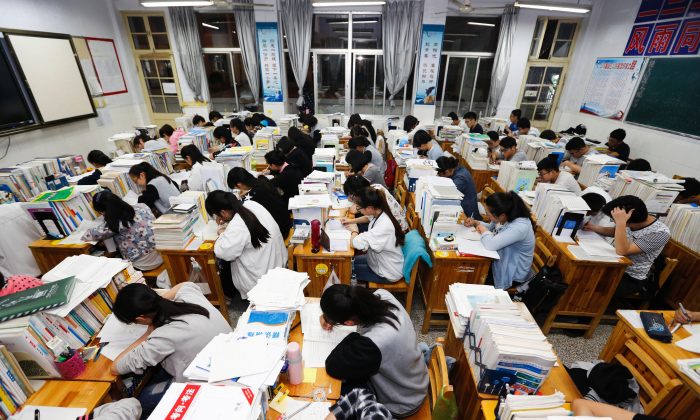   Tin tức y tế thế giới ngày 10/3: Một số trường học ở Trung Quốc mở cửa trở lại  
