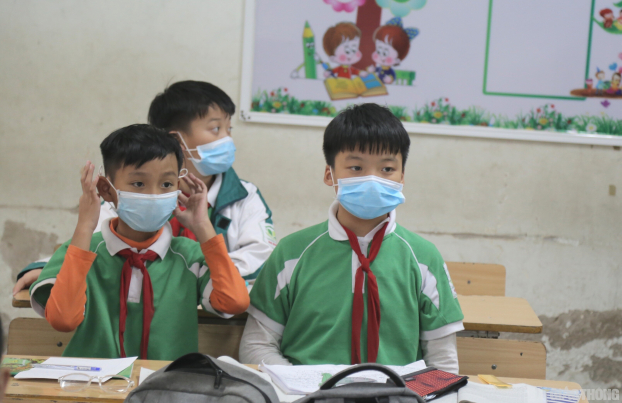   Đồng Nai là địa phương đầu tiên cho học sinh từ mầm non tới THCS nghỉ hết tháng 3.  