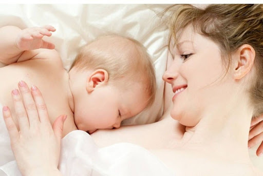   Hãy tận hưởng cảm giác làm mẹ để giảm bớt căng thẳng sau khi sinh con  